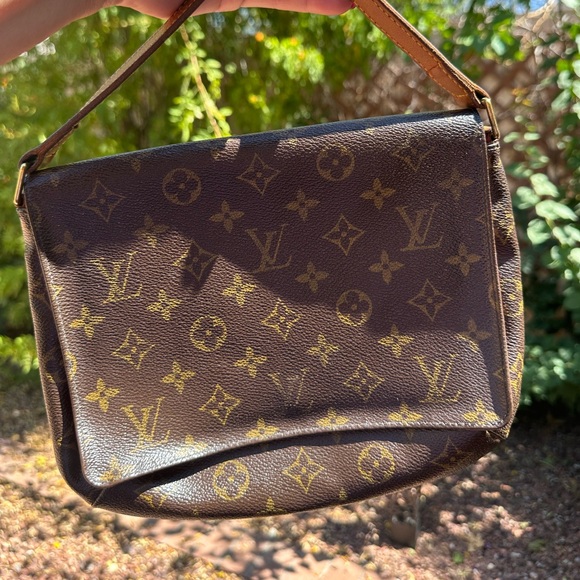Louis Vuitton shoulder bag - Picture 3 of 12